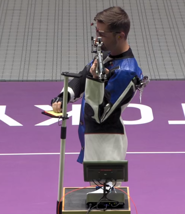 英国运动员发挥出色获得银牌