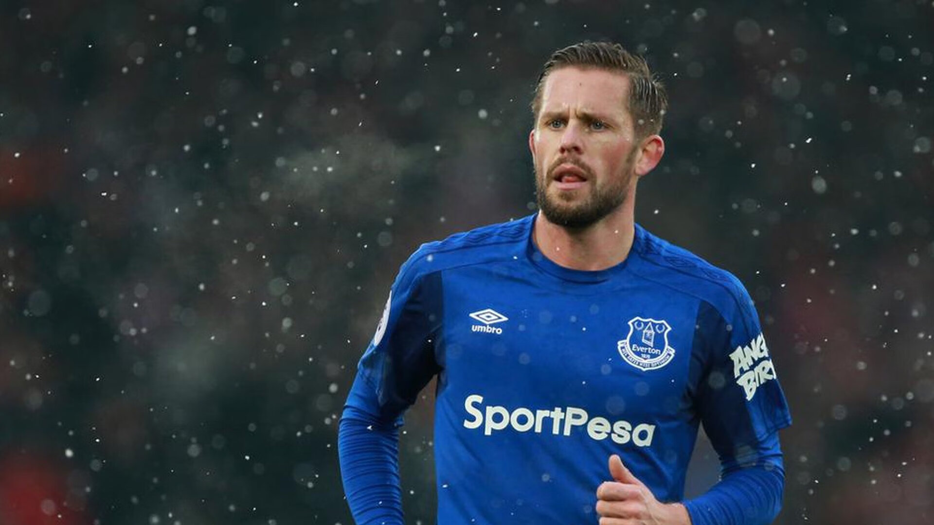 德罗赞存在感拉满之夜，火箭粉碎雷霆背后的孤胆叙事