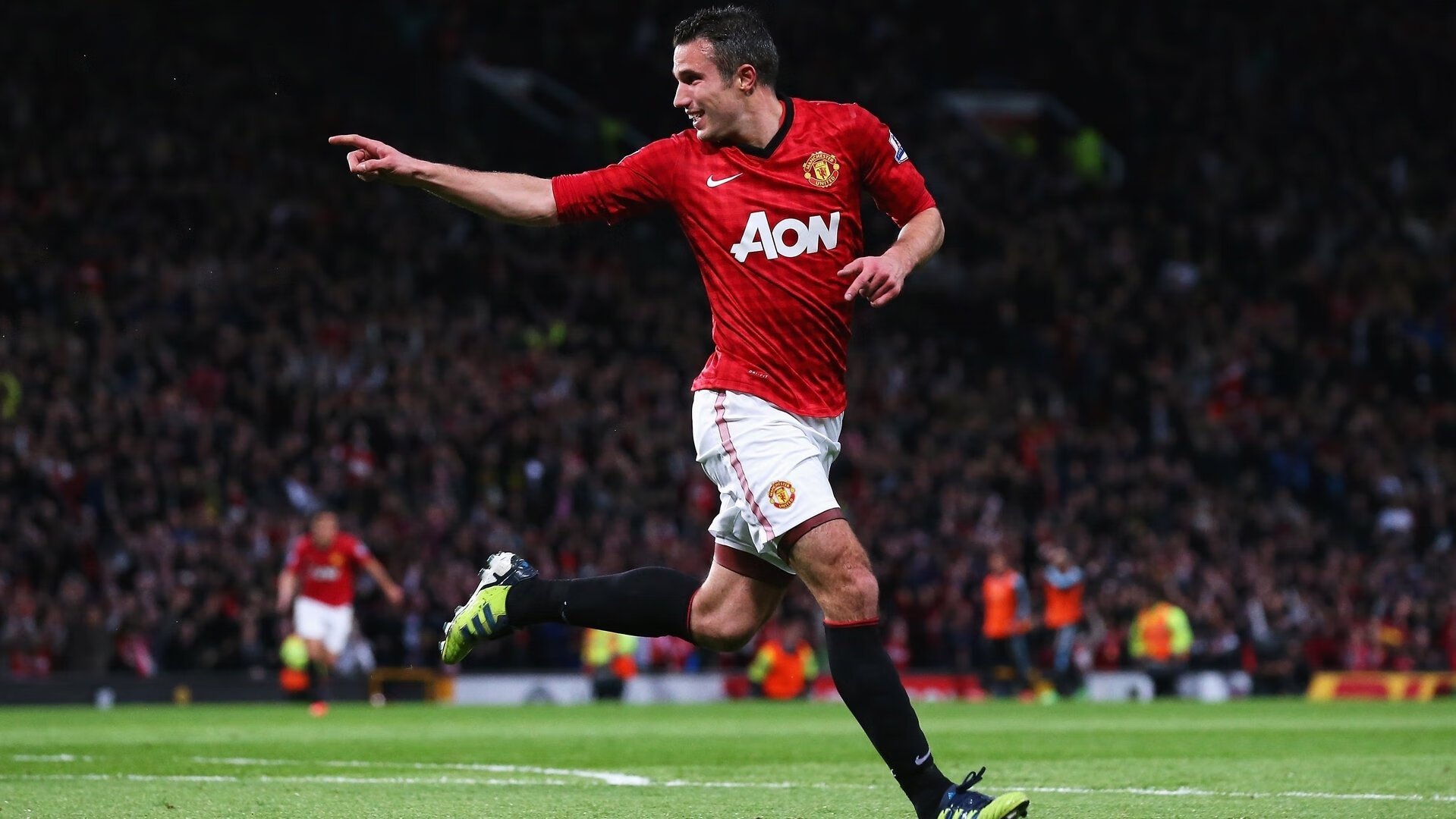 开云体育下载-赛道上的孤胆英雄，拉塞尔扛起全队，红牛二队力克索伯的战术奇迹