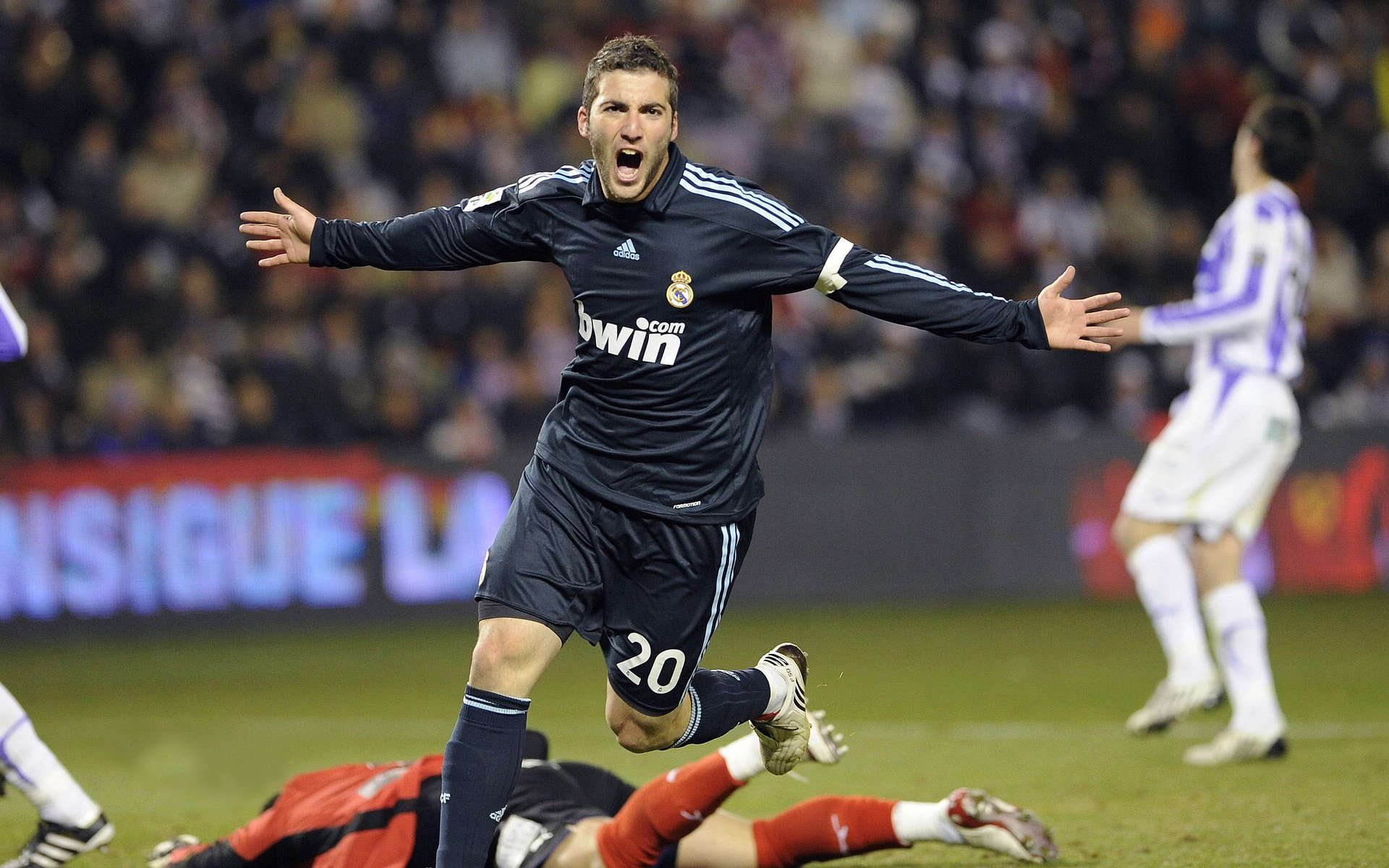 伊布魔咒再现?瑞士险胜多特蒙德背后的传奇与宿命