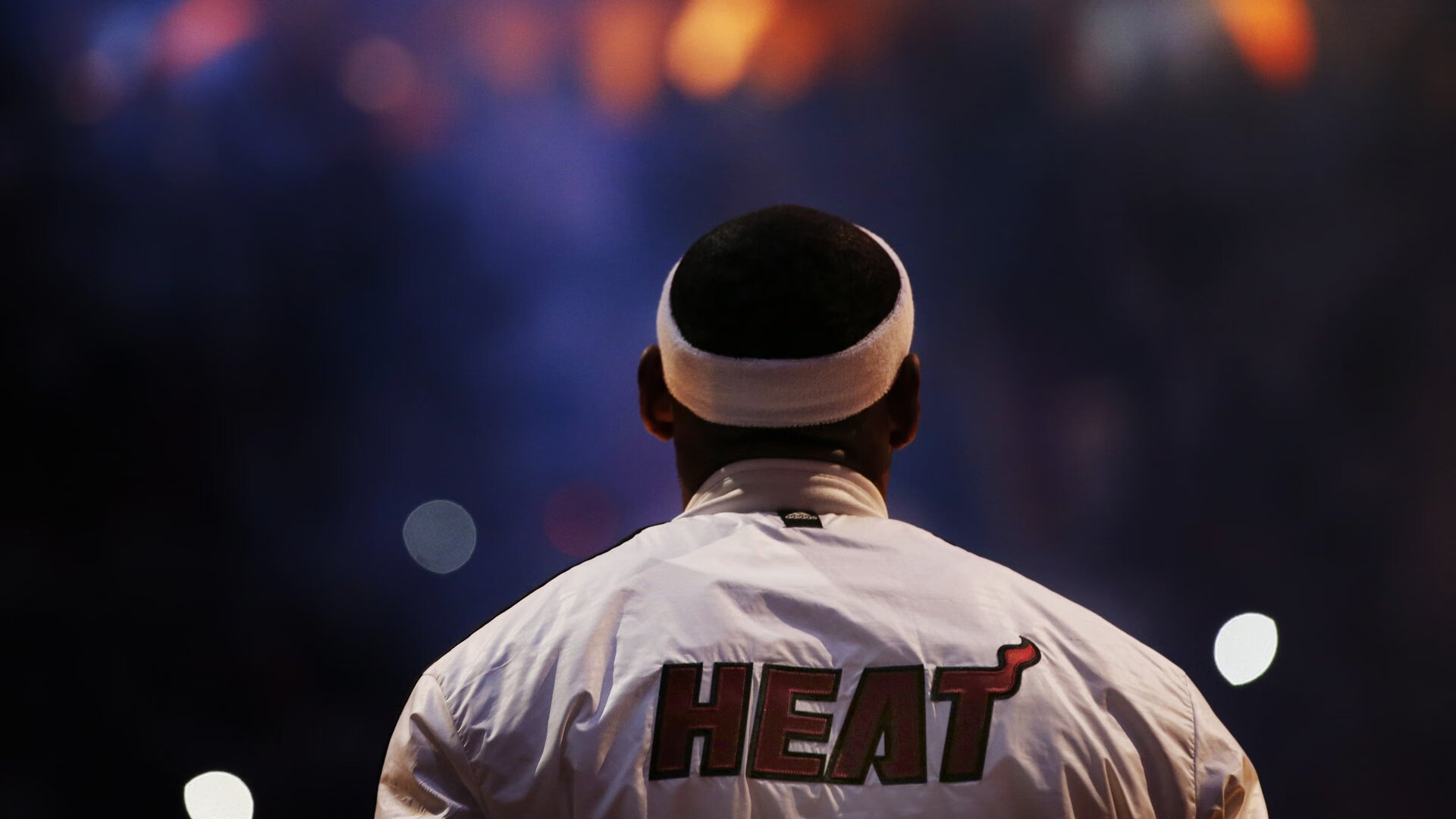 羽坛唯一,黄鸭组合闪耀雅加达,马来西亚队鏖战印尼队的史诗之夜